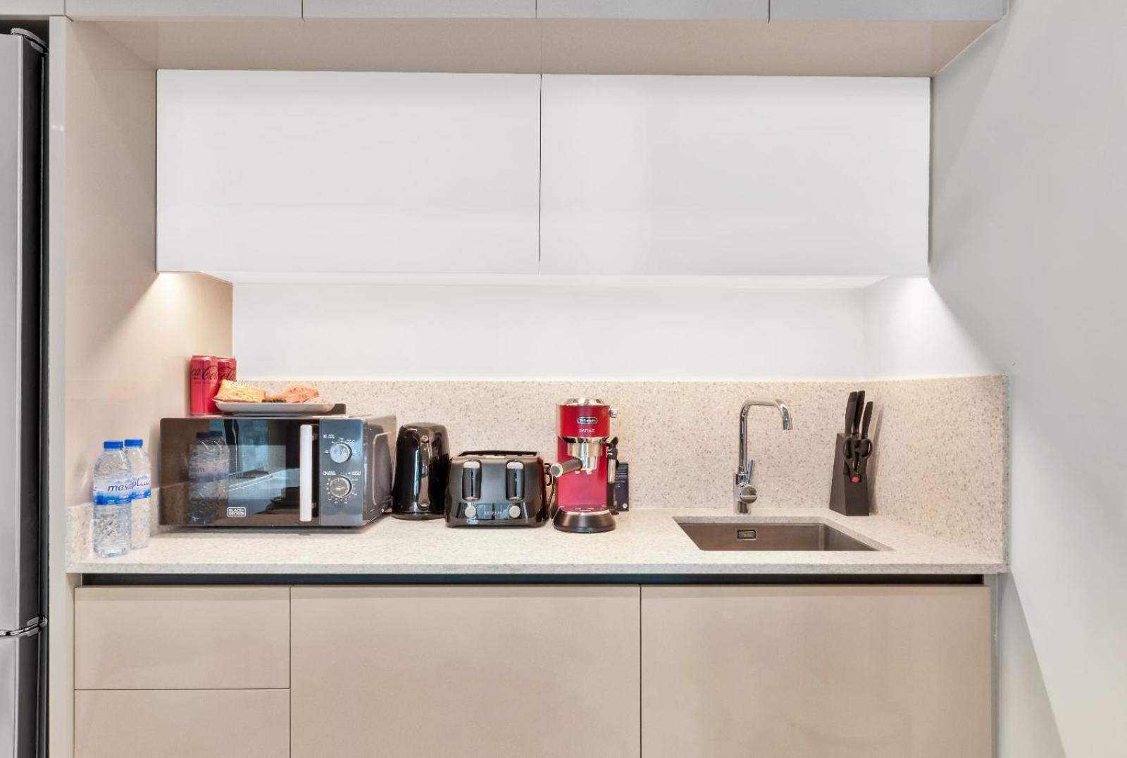 Apartment Beachfront Bliss In Marina Vista New & Cozy *