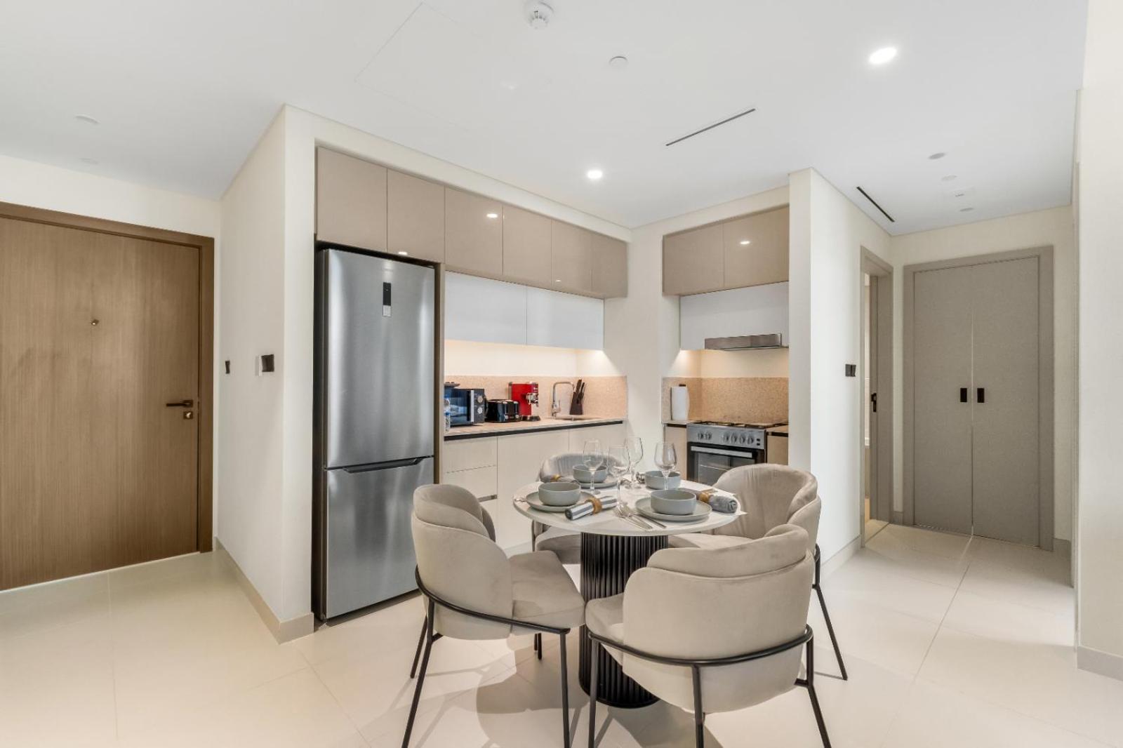 Apartment Beachfront Bliss In Marina Vista New & Cozy