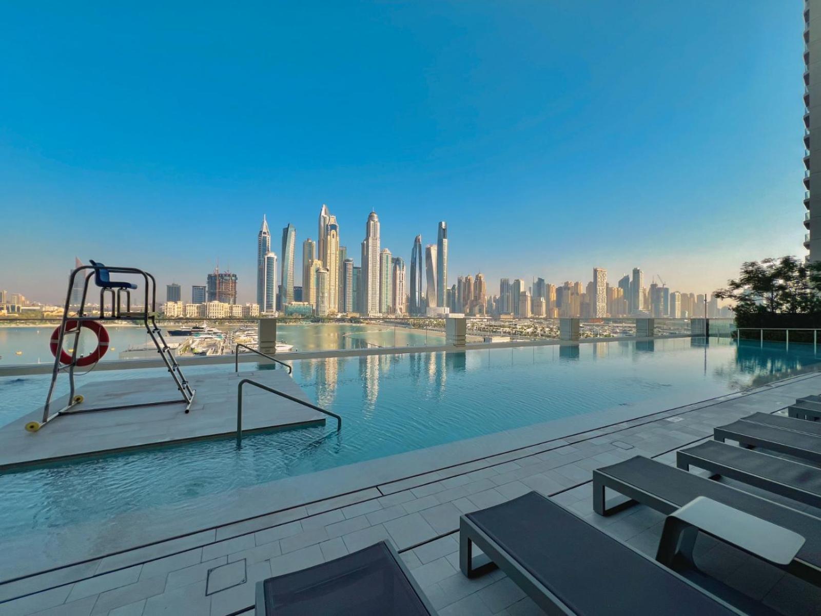 Beachfront Bliss In Marina Vista New & Cozy Dubai